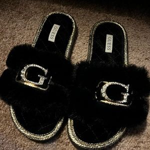 GUESS Sannah women’s fur sandals